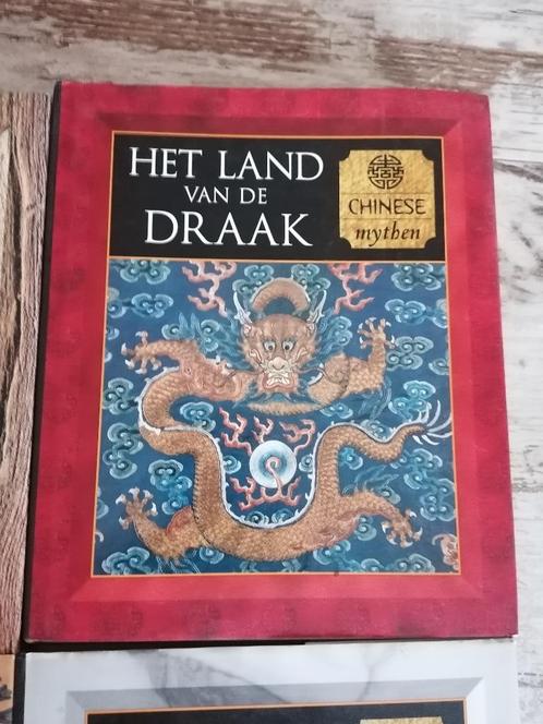 Chinese mythen HET LAND VAN DE DRAAK geluk voorspoed MACHT, Boeken, Overige Boeken, Zo goed als nieuw, Ophalen