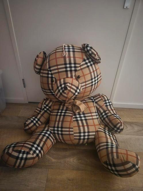 Grote Burberry Knuffelbeer, Kinderen en Baby's, Speelgoed | Knuffels en Pluche, Zo goed als nieuw, Beer, Ophalen