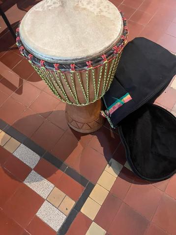 Djembe A.B.N. Gom Afrika met luxe hoes Afrikaanse trom beschikbaar voor biedingen
