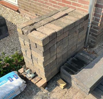 Betonklinkers GRATIS (+/- 2,7 m2) beschikbaar voor biedingen