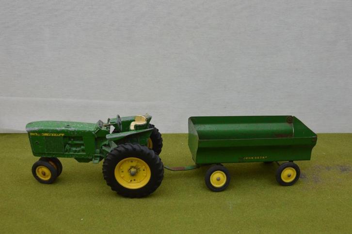 Oud metalen speelgoed John Deere tractor/ trekker met aanhan, Antiek en Kunst, Antiek | Speelgoed, Ophalen of Verzenden