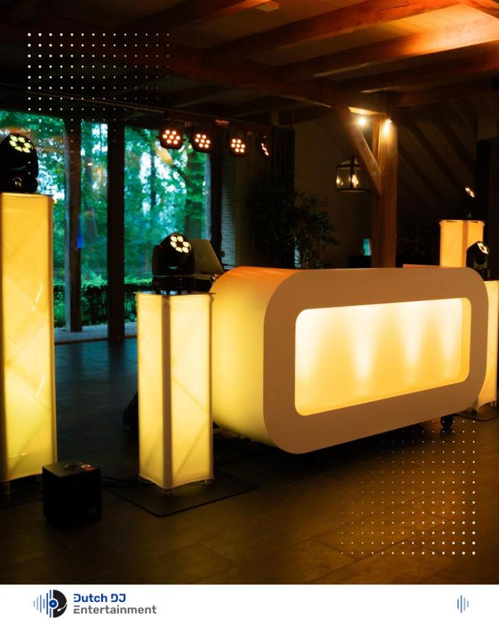Stijvolle DJ booth huren doe je bij Dutch DJ Entertainment, Muziek en Instrumenten, Licht en Laser, Nieuw, Licht, Ophalen