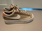Nike Blazer, Ophalen of Verzenden, Zo goed als nieuw, Sneakers of Gympen