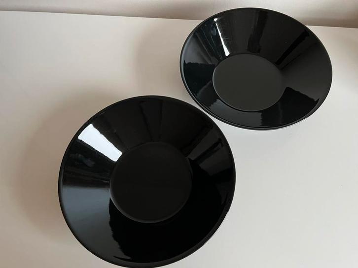 Set 2 Iittala Teema Serveer-Schalen Zwart Kaj Franck Ø21 cm, Huis en Inrichting, Keuken | Servies, Zo goed als nieuw, Schaal of Schalen