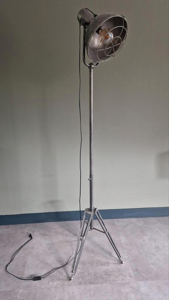 Industriële Stijl Staande Lamp, Huis en Inrichting, Lampen | Vloerlampen, Gebruikt, 150 tot 200 cm, Metaal, Ophalen