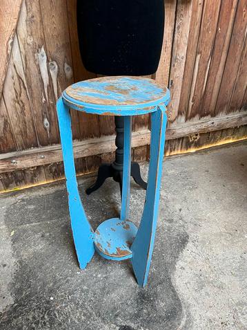 Brocant Bloementafeltje Blauw Hout beschikbaar voor biedingen