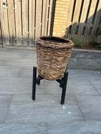 Rieten bloembak plus verhoging, Tuin en Terras, Bloembakken en Plantenbakken, Ophalen, Zo goed als nieuw, Rond