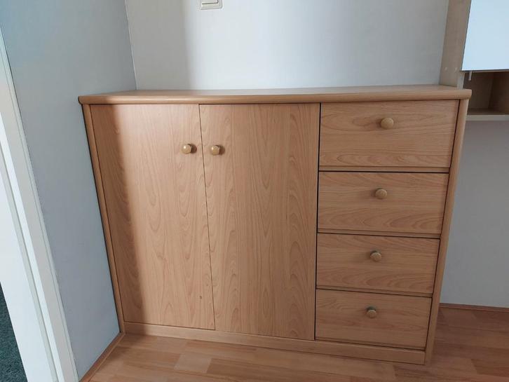 Lage kast essen kleur zgan, Huis en Inrichting, Kasten | Dressoirs, Zo goed als nieuw, 100 tot 150 cm, 25 tot 50 cm, Met lade(s)