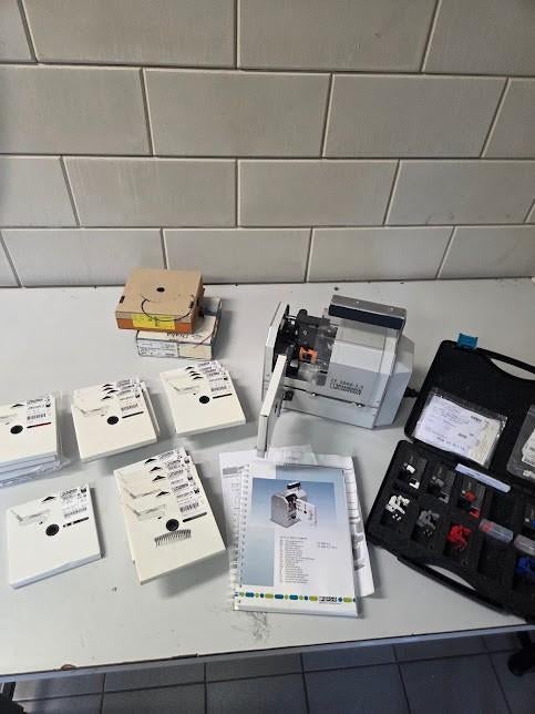 Phoenix Contact CF 3000-2.5 – complete set, Hobby en Vrije tijd, Elektronica-componenten, Ophalen of Verzenden, Nieuw