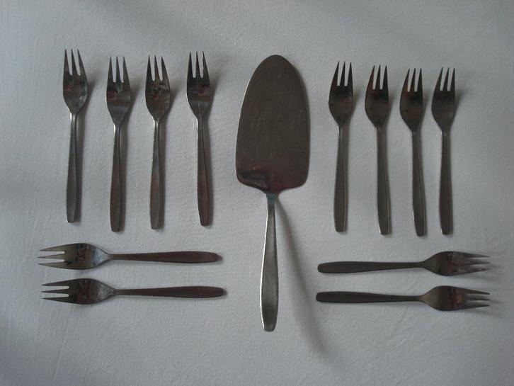 Taartschep met 12 gebaksvorkjes GERO 8 modellen, Huis en Inrichting, Keuken | Bestek, Gebruikt, Bestekset, Rvs of Chroom, Vaatwasserbestendig