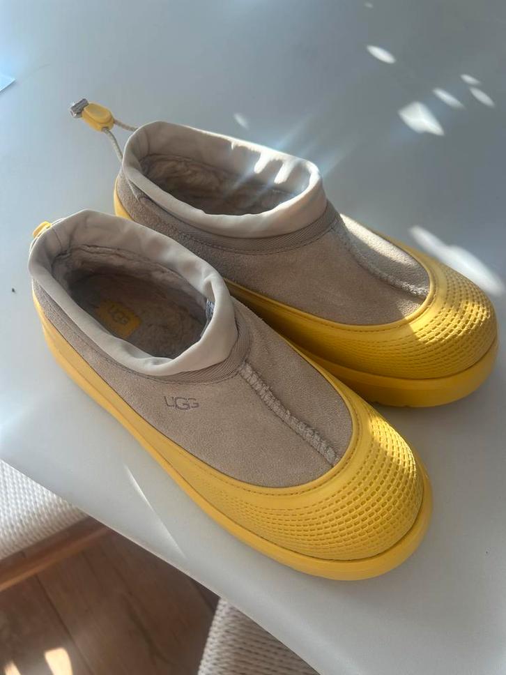 Ugg tasman - Geel/Beige 36, Kleding | Dames, Schoenen, Nieuw, Sneakers of Gympen, Geel, Ophalen of Verzenden