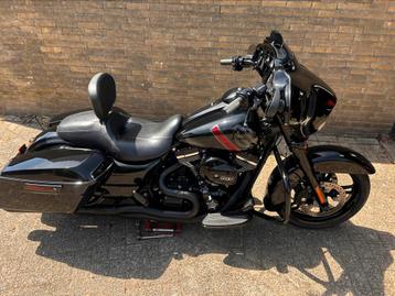 Harley Davidson Street Glide 2015 beschikbaar voor biedingen