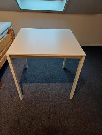 Tafel Ikea beschikbaar voor biedingen