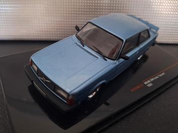 Volvo 240 Turbo Custom 1983 Schaal 1:43  beschikbaar voor biedingen