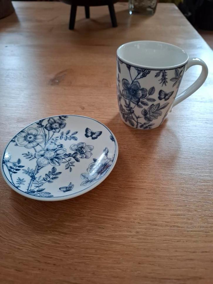 Amely Jones mok en schaaltje setje voor, Huis en Inrichting, Keuken | Servies, Nieuw, Kop(pen) en/of Schotel(s), Overige stijlen