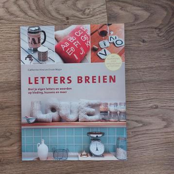 Letters breien. Catherine Hirst en Erssie Major beschikbaar voor biedingen