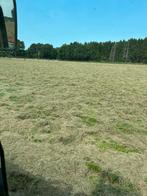 Ronde balen zacht hooi in folie, Ophalen, Vee