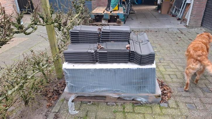 Nieuwe Koramic VHV Dakpannen blauw gesmoord, Doe-het-zelf en Verbouw, Dakpannen en Dakbedekking, Nieuw, Dakpannen, Steen of Klei