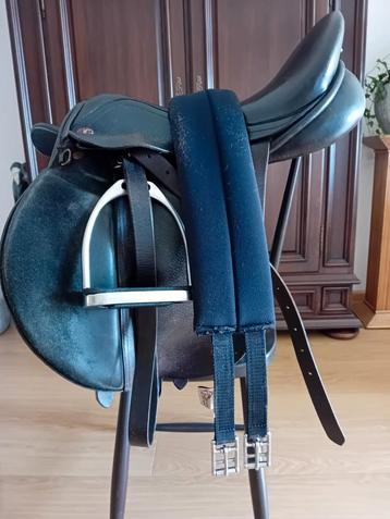 Te koop 16 inch JC Veelzijdigheidszadel  beschikbaar voor biedingen