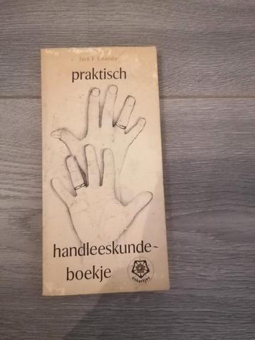 Praktisch handleeskunde boekje beschikbaar voor biedingen