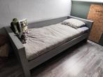 Woood bed Dennis Grijs, Ophalen, 90 cm, Eenpersoons, Zo goed als nieuw
