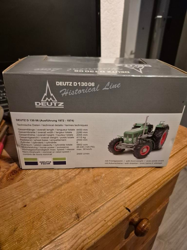 Uh weis wiling, Hobby en Vrije tijd, Modelauto's | 1:32, Ophalen of Verzenden, Nieuw, Tractor of Landbouw, Universal Hobbies