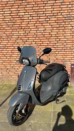 Custom vespa sprint e4 2020 dravit grau (mono zadel), Fietsen en Brommers, Scooters | Vespa, Ophalen of Verzenden, Zo goed als nieuw