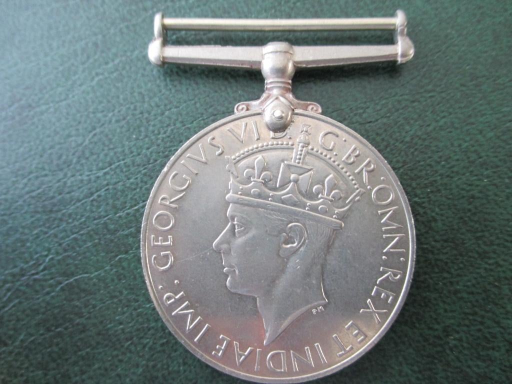 War medal 1939-1945, Ophalen of Verzenden, Overige soorten, Engeland, Lintje, Medaille of Wings