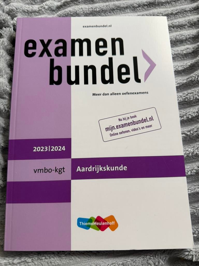 examenbundel aardrijkskunde 2023/2024, Boeken, Ophalen of Verzenden, Zo goed als nieuw, VWO, Aardrijkskunde