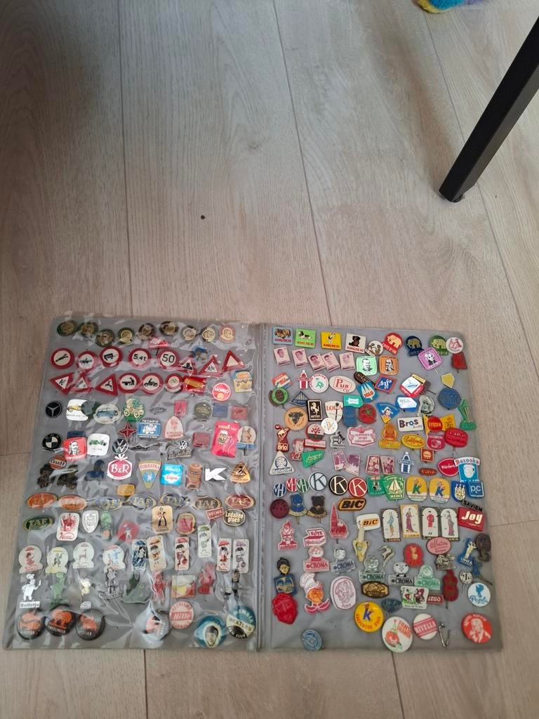 Grote verzameling speldjes en pins, Verzamelen, Speldjes, Pins en Buttons, Ophalen of Verzenden