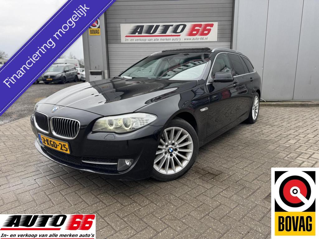 BMW 5-serie Touring 520d Executive Pano,Navi,, Auto's, Achterwielaandrijving, Zwart, 2000 kg, Zwart