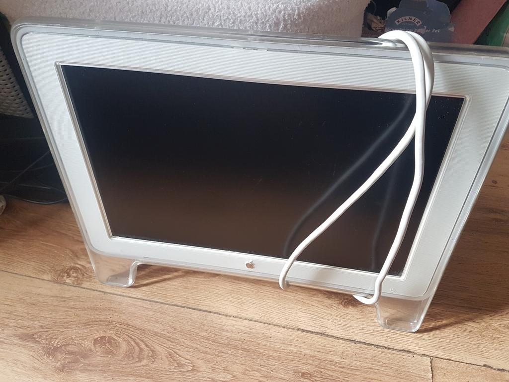 Cinema display apple, Computers en Software, Monitoren, Ophalen of Verzenden, 60 Hz of minder, LED