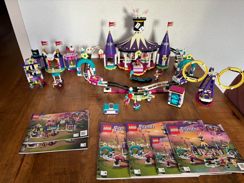 LEGO Friends magische achtbaan 41685 en kraampjes 41687, Compleet, Lego, Friends, Ophalen of Verzenden