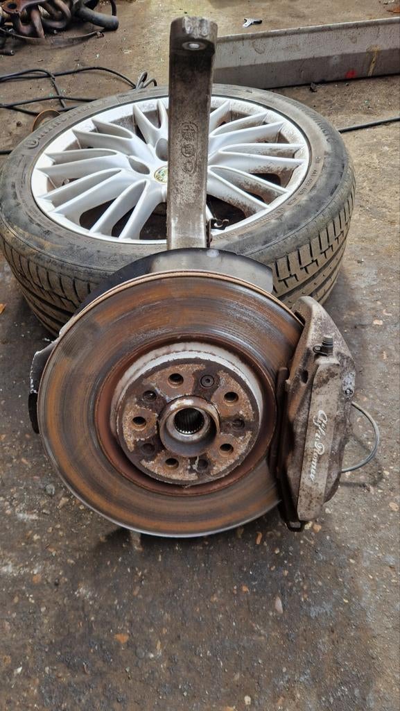 Alfa Romeo 159 1750 TBI 4 pots remklauwen met complete fusee, Ophalen of Verzenden, Gebruikt, Alfa Romeo