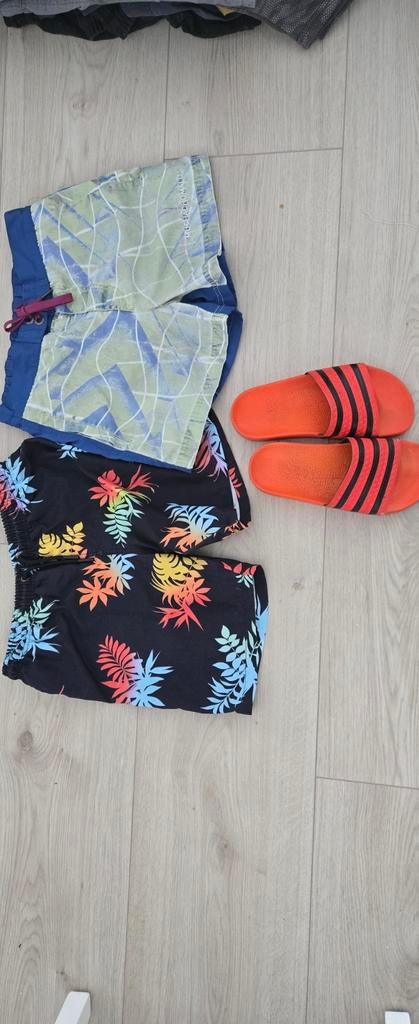 Zwembroeken en badschoenen maat 35-36, Muchachomalo, Ophalen of Verzenden, Zwembroek, Jongen