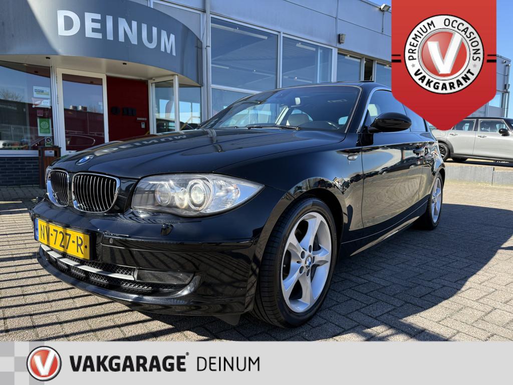 BMW 1-serie 118i High Executive Leder sportintr, Panoramadak, Achterwielaandrijving, Beige, 4 stoelen, Zwart