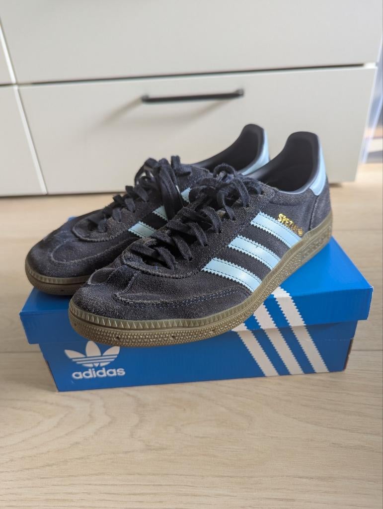 Donkerblauwe adidas spezial in maat 37 1/3, Ophalen of Verzenden, Sneakers of Gympen, Gedragen, Blauw