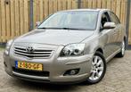 Toyota Avensis 1.8 VVTi Luna |Clima |CruiseC |Nieuwe APK |NA, Auto's, Voorwielaandrijving, 4 cilinders, Metallic lak, 14 km/l