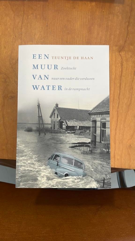 Teuntje de Haan - Een muur van water, Ophalen of Verzenden, Zo goed als nieuw, Teuntje de Haan