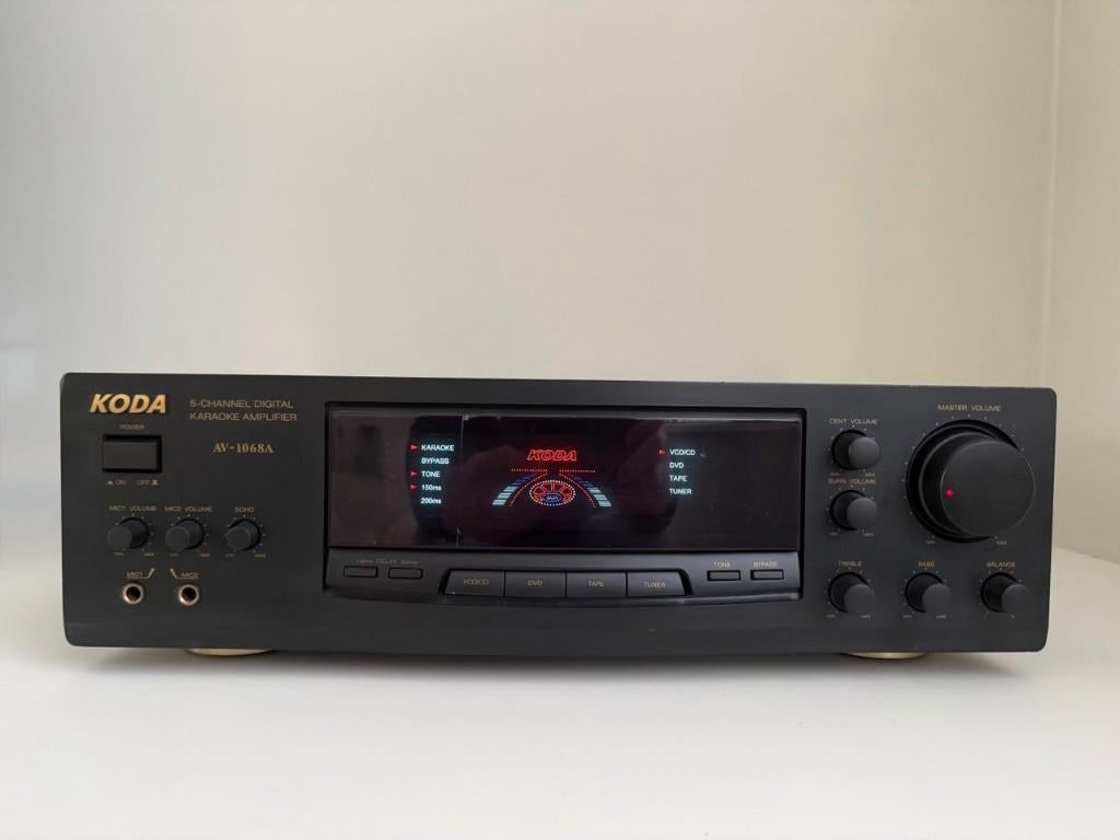 Koda AV-1068A karaoke versterker met 2 echo mic aansluiting, Ophalen of Verzenden, Gebruikt, Versterker of Tuner