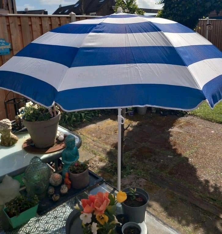 Parasol ..☀️.in Nieuwstaat, Tuin en Terras, Parasols, Ophalen, Zo goed als nieuw, Kantelbaar