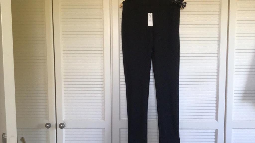 Nieuwe pantalon van Moq model Zelda maat M Zwart Travelstof, Kleding | Dames, Maat 38/40 (M), Zwart, Nieuw, Ophalen of Verzenden