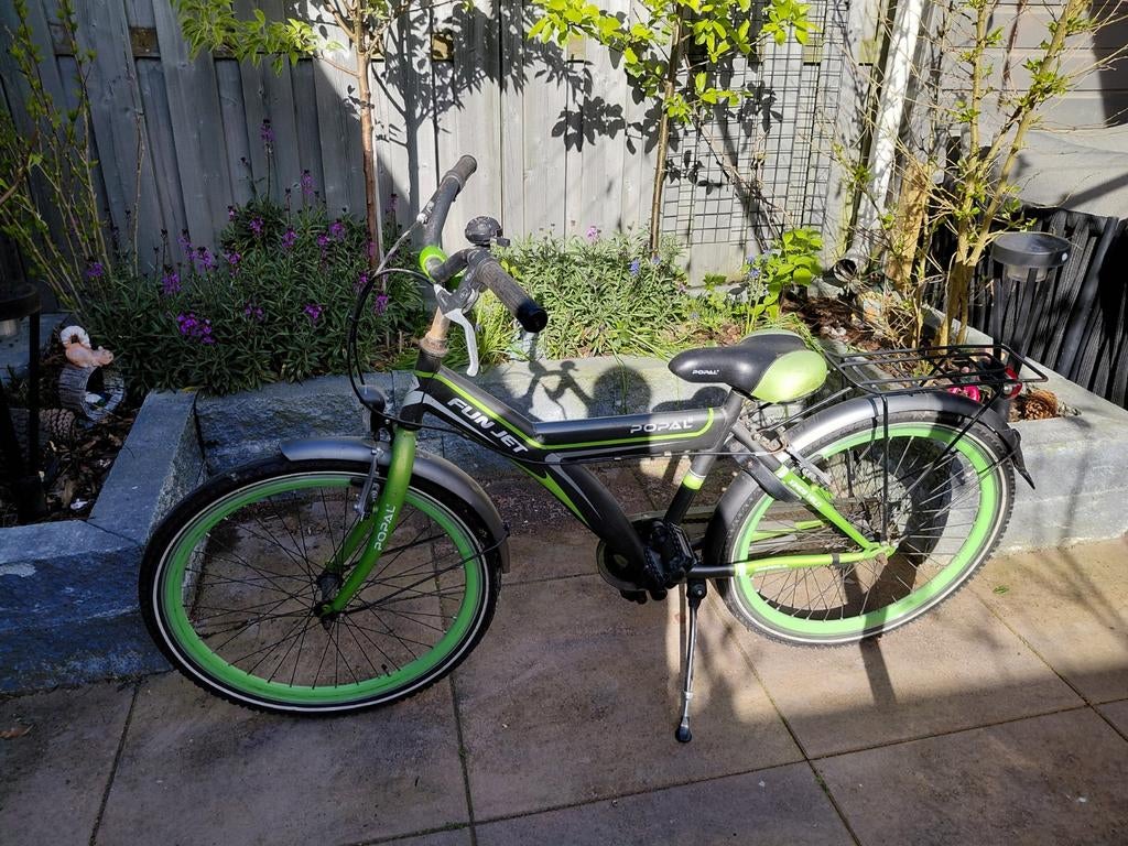 Gebruikte jongensfiets 24 inch met werkende verlichting, Fietsen en Brommers, Fietsen | Jongens, Ophalen, Velgrem, Handrem, Gebruikt