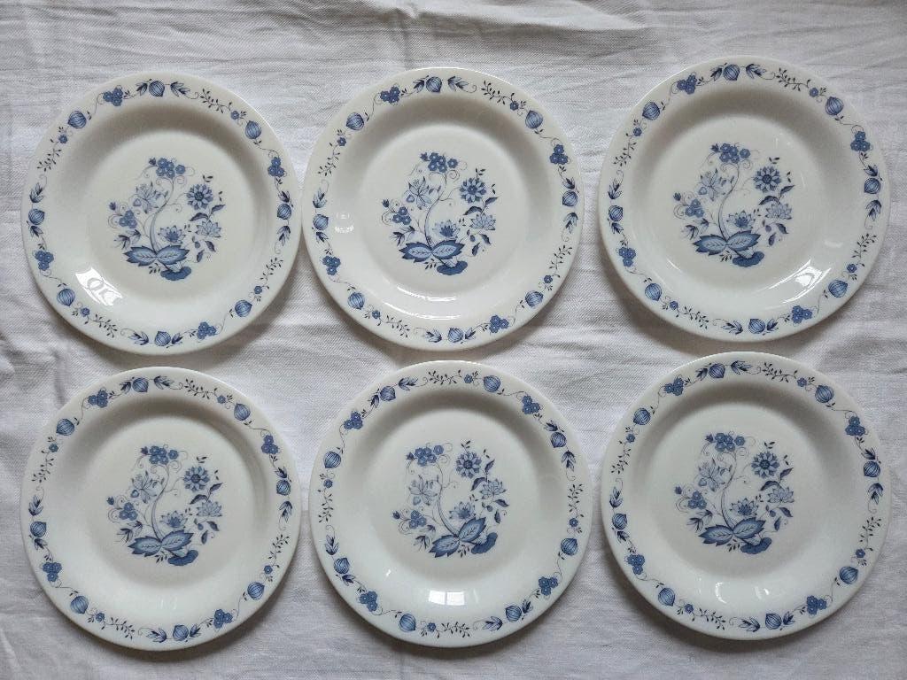 Servies Arcopal France ontbijtborden blauw aster bloemmotief, Ophalen of Verzenden
