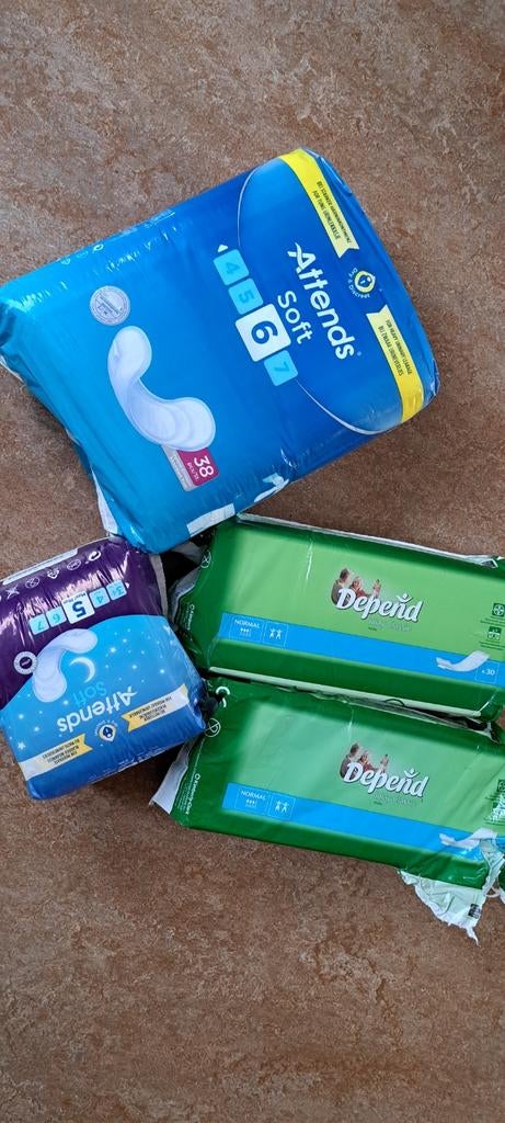 Diverse. Incontinentiemateriaal, Diversen, Verpleegmiddelen, Ophalen of Verzenden