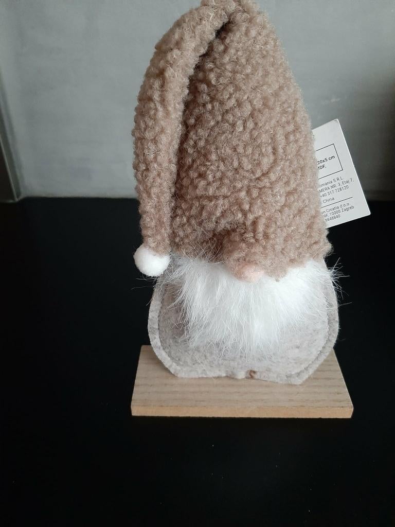 Gnome op houten plankje (nieuw)!, Diversen, Kerst, Ophalen of Verzenden, Nieuw