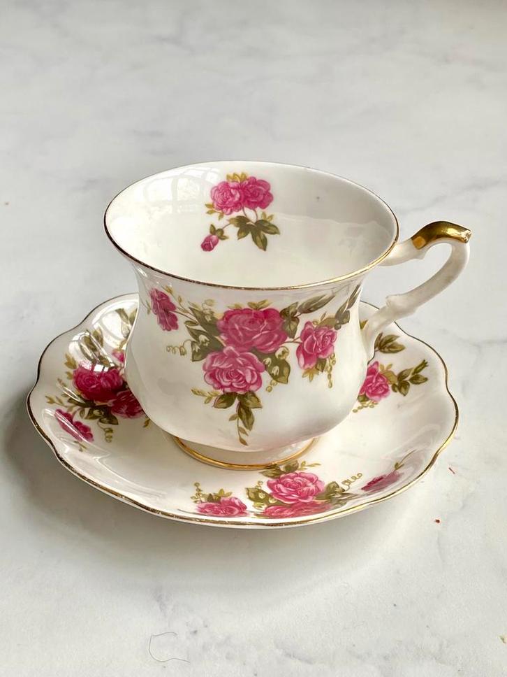 Royal Ascot Red Rose kop & schotel – vintage servies, Antiek en Kunst, Antiek | Servies los, Ophalen of Verzenden