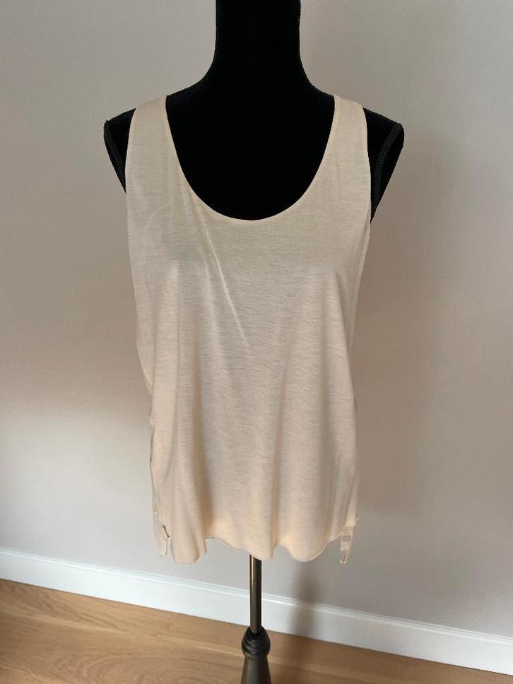 Top Benetton, Kleding | Dames, Tops, Zo goed als nieuw, Maat 38/40 (M), Overige kleuren, Zonder mouw, Ophalen