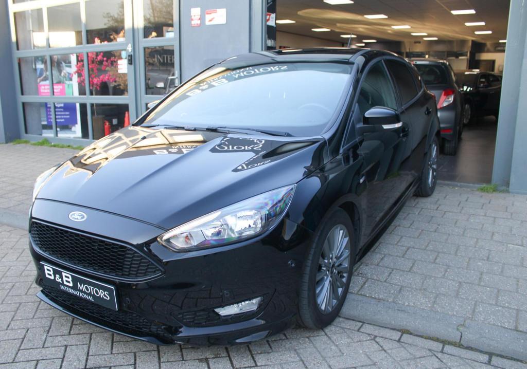 Ford Focus 1.0 ST-Line|PDC|CARPLAY|STOEL+STUURVERW|CRUISE_+, 125 pk, Gebruikt, Met garantie (alle), Zwart