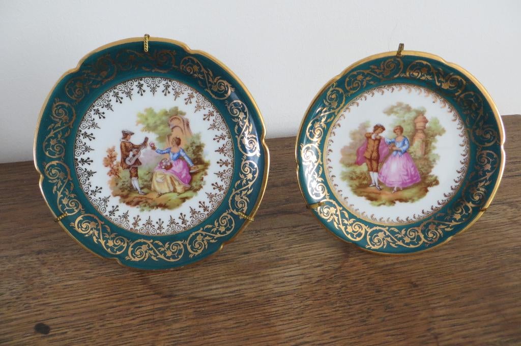 2 sierbordjes van limoges franca dc rehausse main, frankrijk, Ophalen of Verzenden